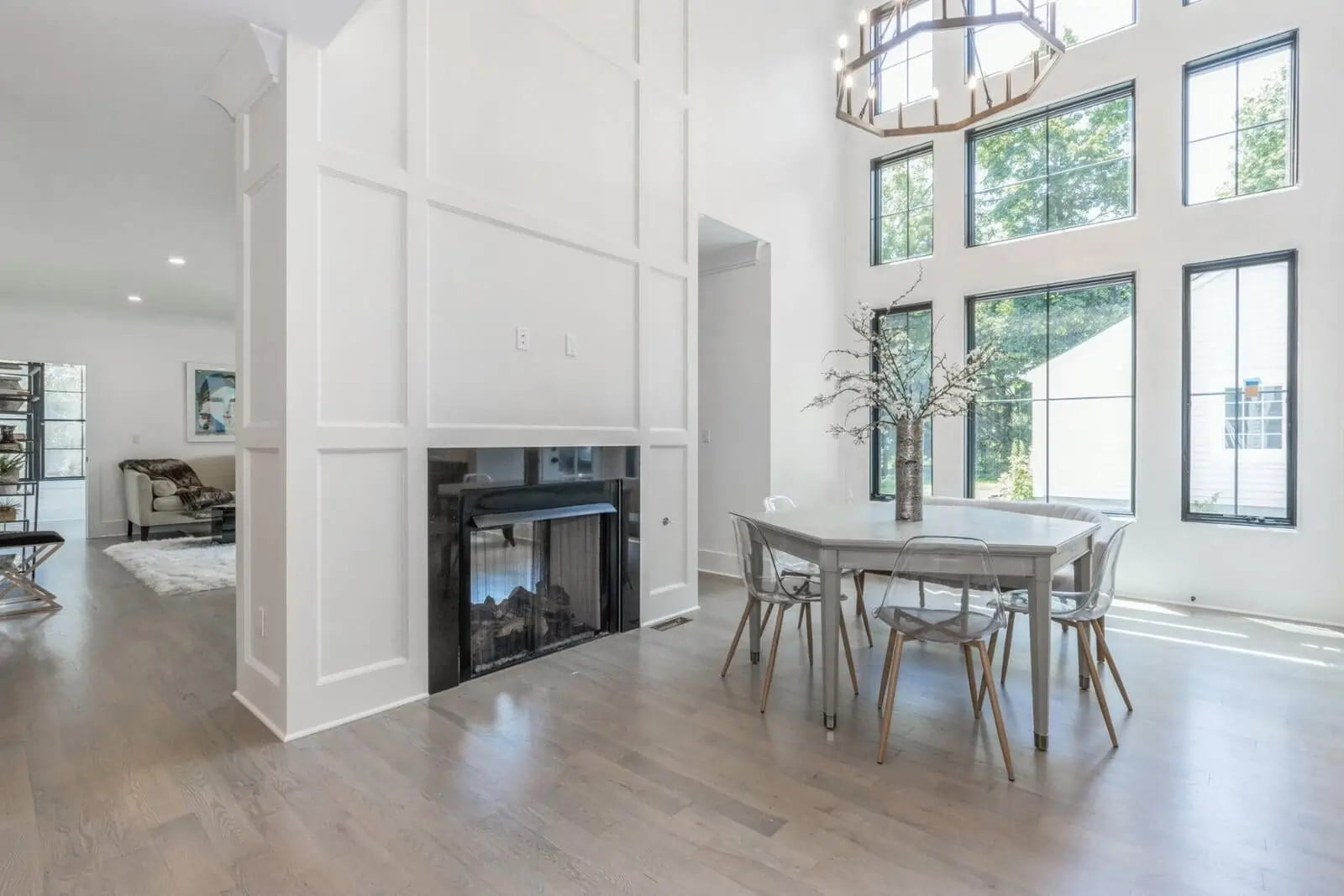 Custom-Built Estates: Luxurious Living for a Refined Lifestyle